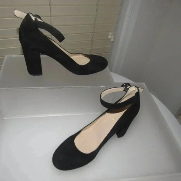 MARC FISHER Ion Suede Ankle Strap Black Pumps Shoes Size 8M - Picture 1 of 5